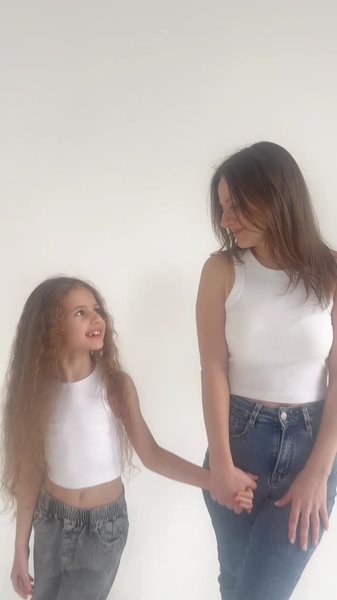 Фотосессия на светлом фоне минимализм 